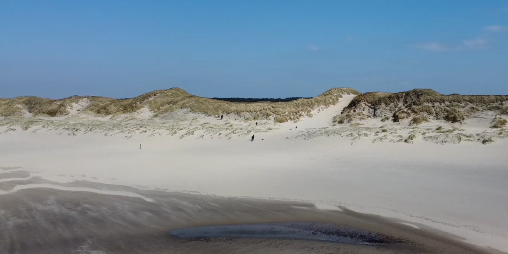 zandduin met inkeping