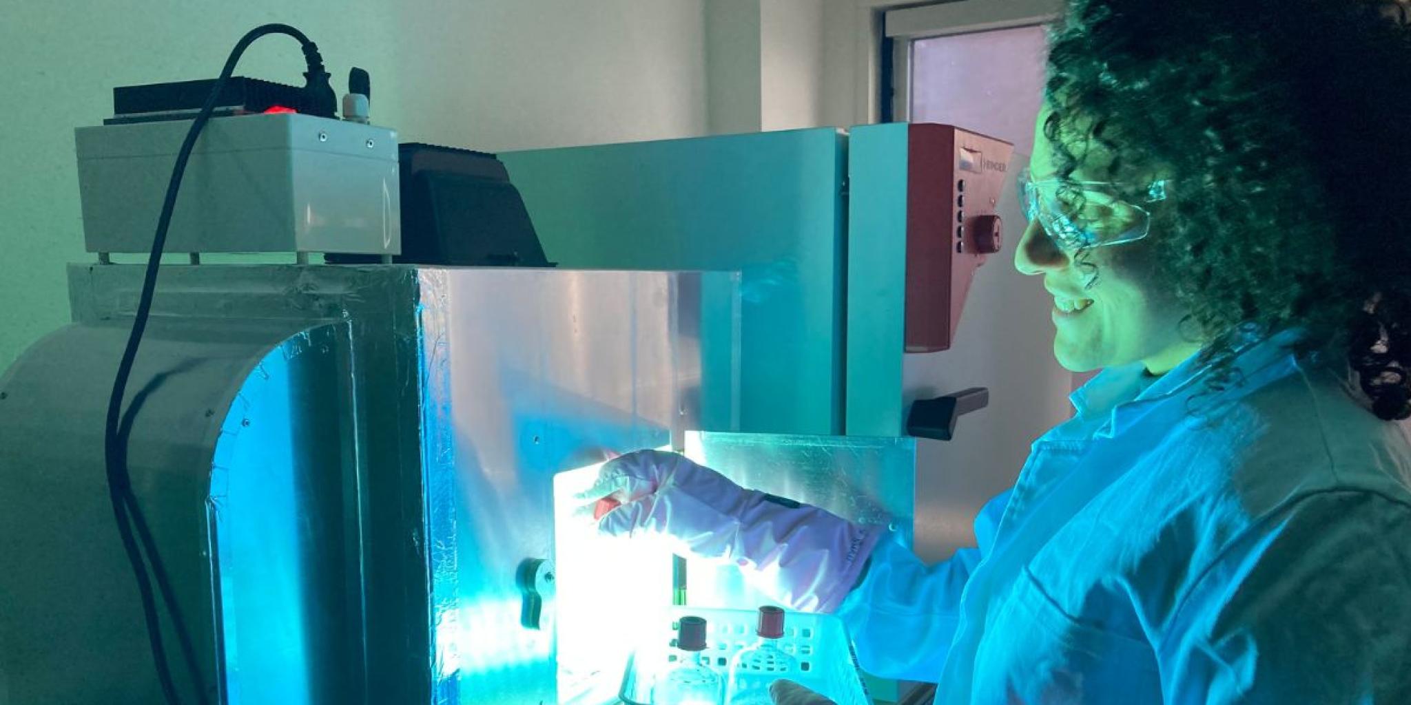 degradation of plastic by means of UV light