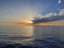 Zonsondergang aan de Middellandse Zee, met de Spaanse kust in het zicht.